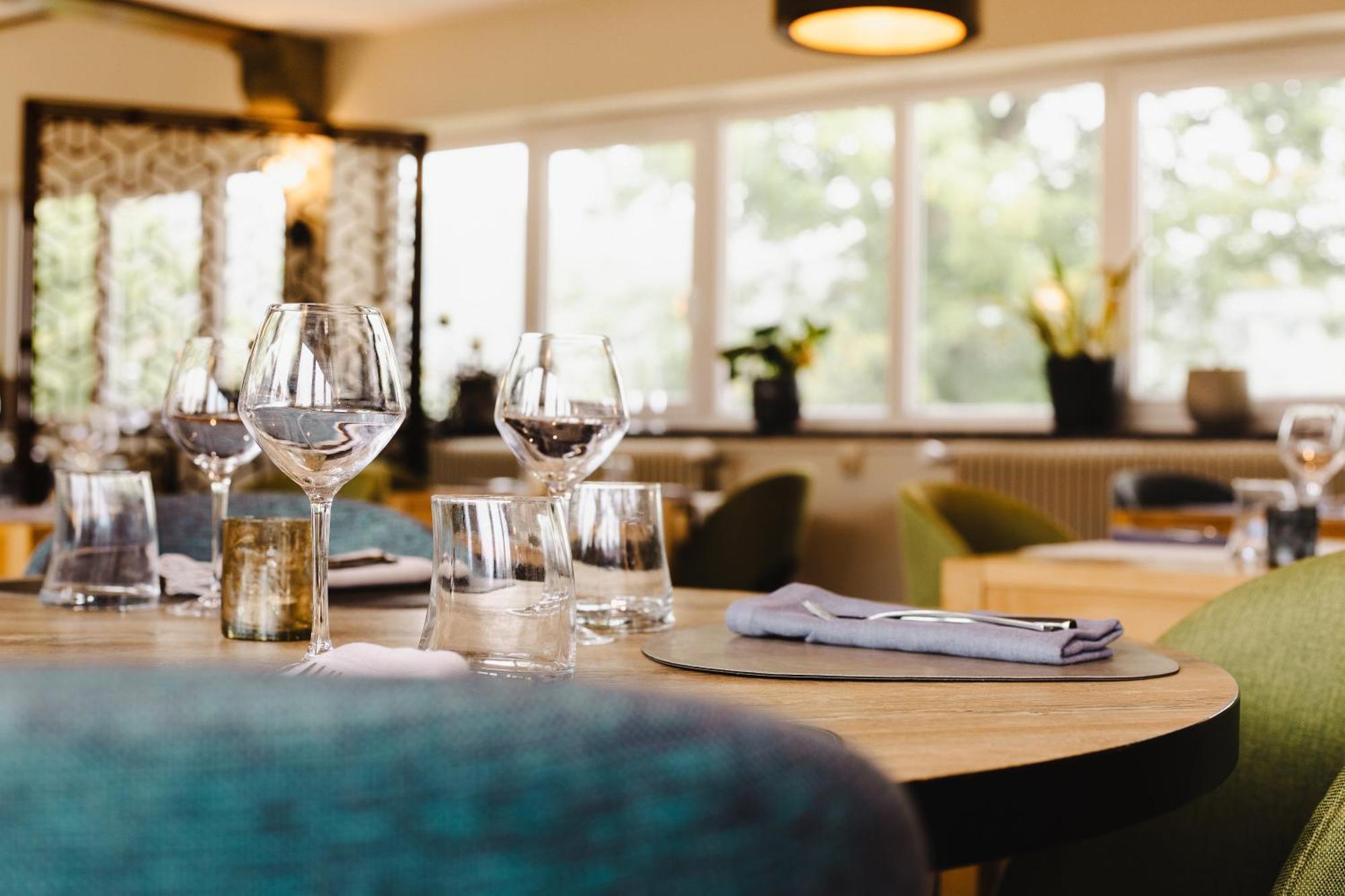 Logis Hotel Le Relais De La Poste Restaurant Le Fil Du Temps Thury-Harcourt-le-Hom エクステリア 写真