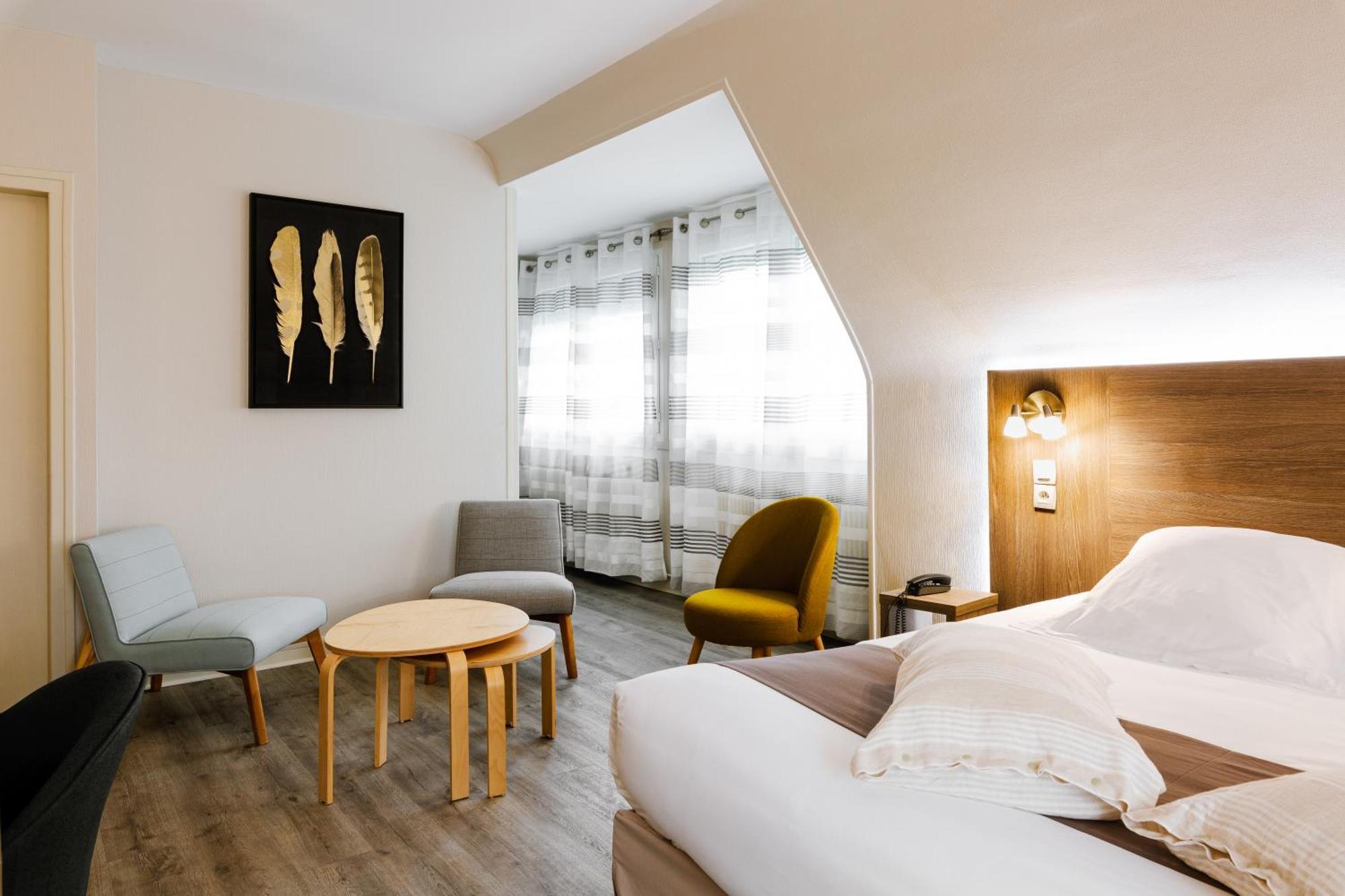 Logis Hotel Le Relais De La Poste Restaurant Le Fil Du Temps Thury-Harcourt-le-Hom エクステリア 写真