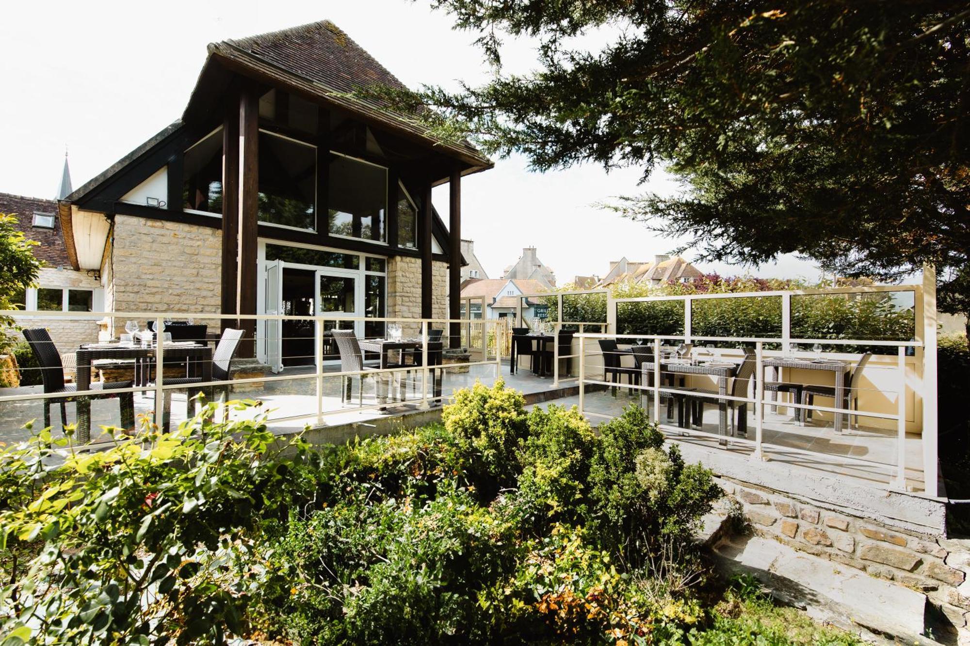 Logis Hotel Le Relais De La Poste Restaurant Le Fil Du Temps Thury-Harcourt-le-Hom エクステリア 写真