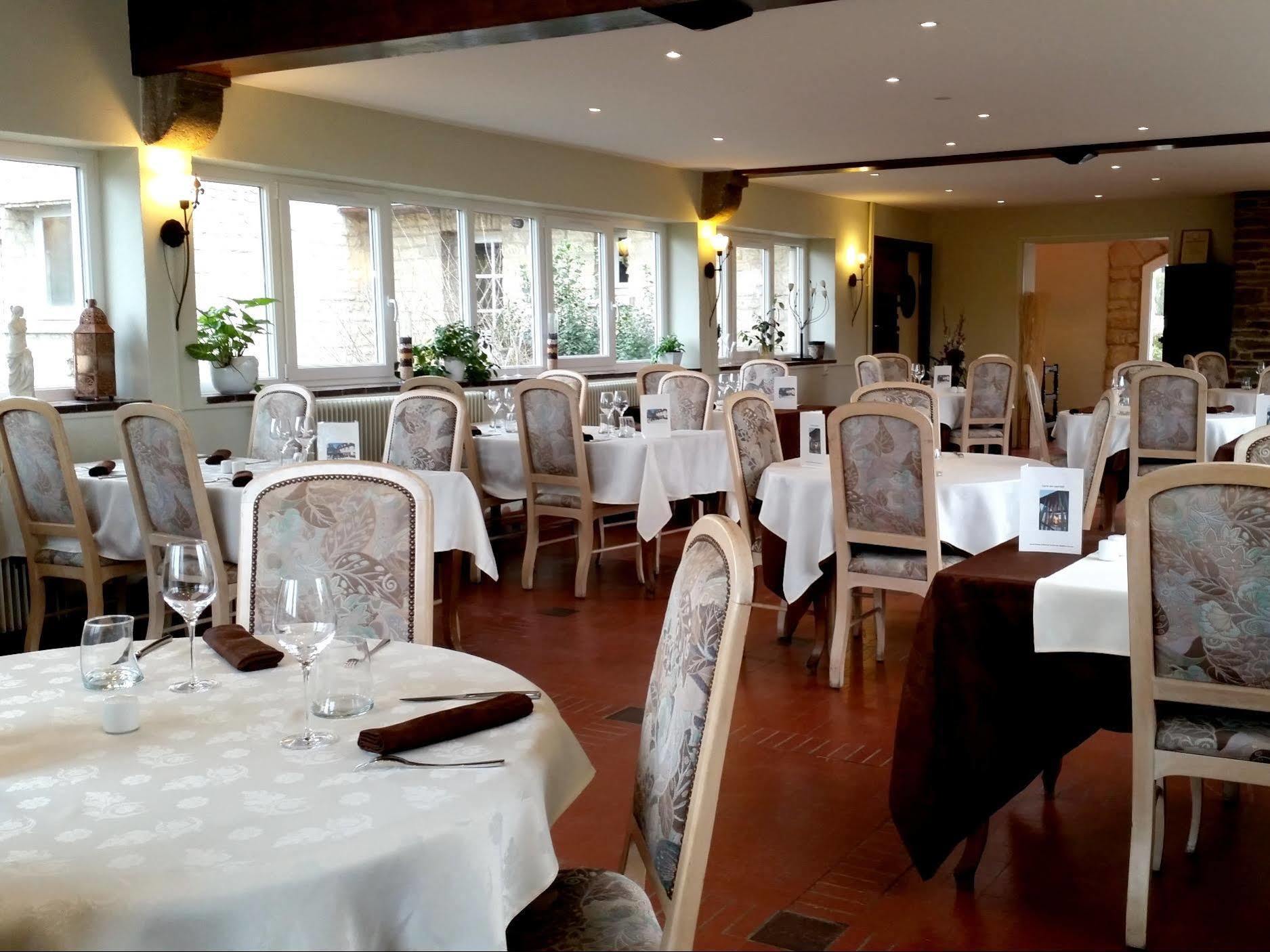 Logis Hotel Le Relais De La Poste Restaurant Le Fil Du Temps Thury-Harcourt-le-Hom エクステリア 写真